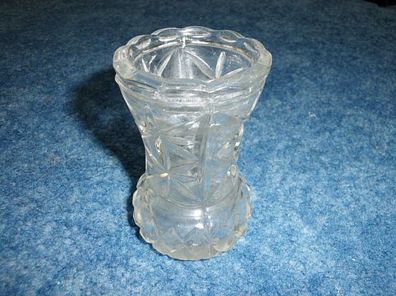 kleine Vase aus Kristall mit geschliffenen Muster