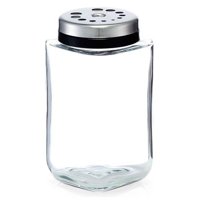 Ein Glasspender, ein Behälter für Gewürze, eine Glasschale für Salz und Pfeffer.
