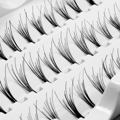 60 Flare Lashes / Push up Lashes in einer Box - 8 mm