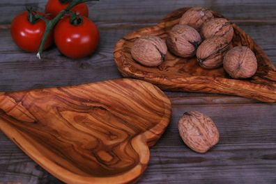 Schale Holzschale aus Olivenholz Tappasschale Herzschale Antipastischale Holz