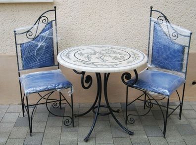 Mosaik Tisch mit 2 Stühlen, Marmorplatte, Sitzgruppe aus Schmiedeeisen D.80cm