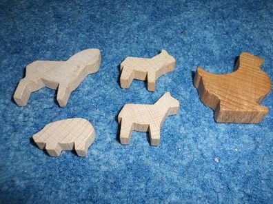 verschiedene Tiere / Standfiguren aus Holz---5 Stück