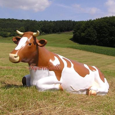 Kuh liegend Figur braun bunt Statue Skulptur Gartenfigur Garten groß Deko