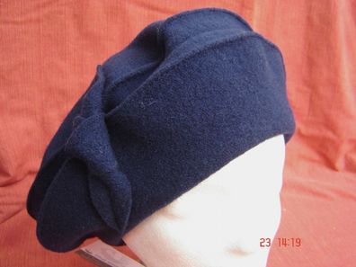 Baskenmütze zweiteilige Baske mit Schleife weiche Wolle Walk Farbe blau W1