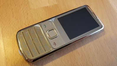 Nokia 6700 classic in GOLD / Zustand * WIE NEU* unlocked + mit Folie !!!
