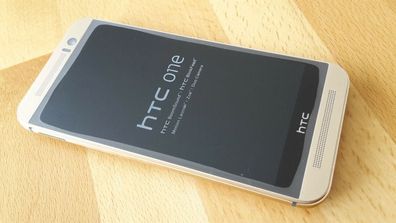 HTC ONE M9 32GB GOLD on GOLD ohne Branding + simlockfrei * * WIE NEU * *