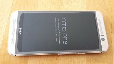 HTC ONE M9 32GB GOLD on SILVER ohne Branding + simlockfrei * * WIE NEU * *