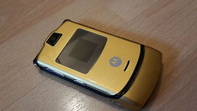 Motorola RAZR V3 Gold / mit Folie / Klapphandy / simlockfrei * * TOPP Zustand * *