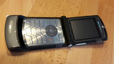 Motorola RAZR V3i Grau + foliert + Klapphandy + ohne Simlock * WIE NEU*