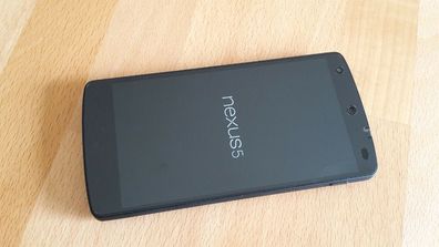 LG Nexus 5 D821 - 16GB - Schwarz (Ohne Simlock) Smartphone / Android WIE NEU