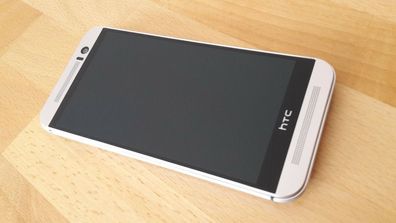 HTC ONE M9 32GB GOLD on SILVER / brandingfrei + simlockfrei + Folie * * TOPP * *