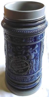 schöner alter Keramik Krug blau "Wer nicht liebt das edle Bier ..." um 1920