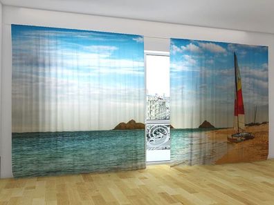 Fotogardinen "Segelboot am Strand" Vorhang mit Fotodruck für breite Fenster, auf Maß