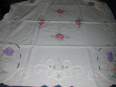 schöne Tischdecke mit bestickten Blumenmotiv 80 x 80cm
