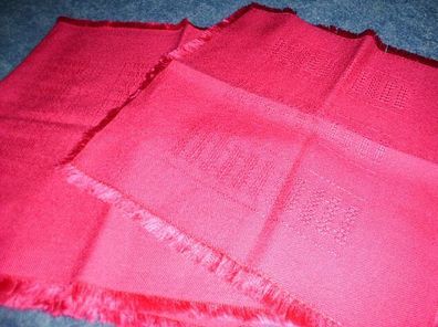 2 Deckchen aus DDR Zeiten pink mit eingewebten Muster