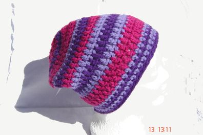 Häkelmütze topaktuelle Form handgehäkelt Strickmütze in Farbe pink lila flieder p B10