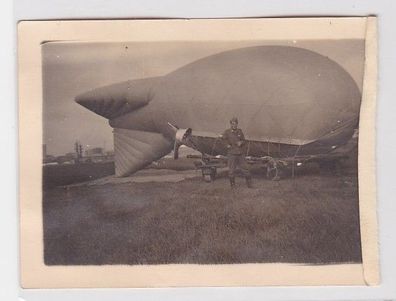 00969 Foto Fesselballon Wehrmacht mit Soldat 2. Weltkrieg