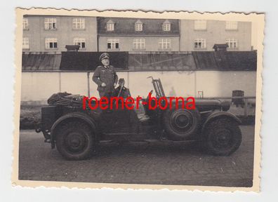 05366 Original Foto Nürnberg Offizier im PKW im 2. Weltkrieg