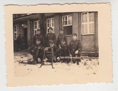 67088 Foto Deutsche Soldaten mit schwerem Maschinengewehr im 2. Weltkrieg