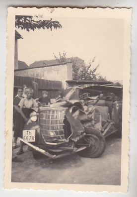 67189 Foto PKW mit Totalschaden im 2. Weltkrieg