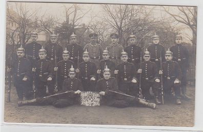 68026 Foto Ak Gruppenbild Pionier Regiment 22 in Riesa 1916