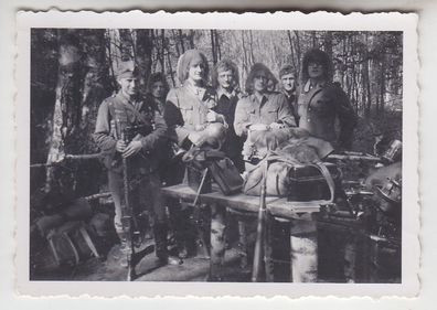 69747 Original Foto Deutsche Soldaten in Russland mit Moskitonetzen 1942