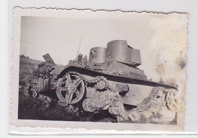 74390 Orig. Foto zerstörter Panzer bzw. Panzerkampfwagen 2. Weltkrieg