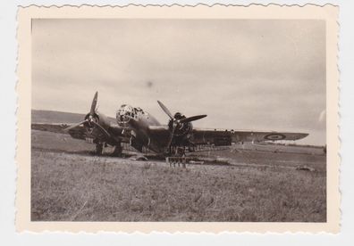 76972 Original Foto Beute Flugzeug Bomber Frankreich im 2. Weltkrieg