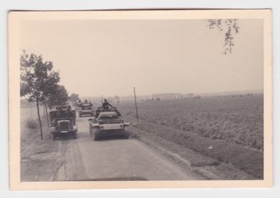 94195 Foto Militär Wehrmacht Panzer Kolonne im 2. Weltkrieg
