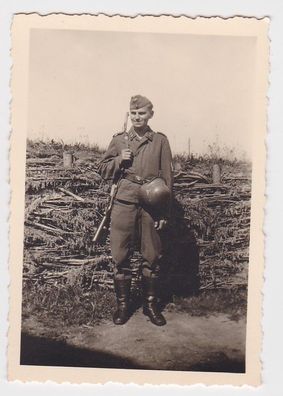 82746 Fotos Deutscher Luftwaffen Soldat mit Stahlhelm im 2. Weltkrieg
