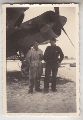 71844 Original Foto Kampfgeschwader Hindenburg Bomber und 4 Mechaniker Russland