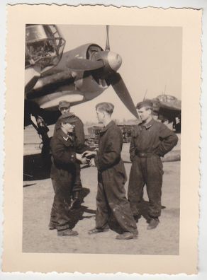12331 Original Foto Kampfgeschwader Hindenburg Bomber und 4 Mechaniker Russland
