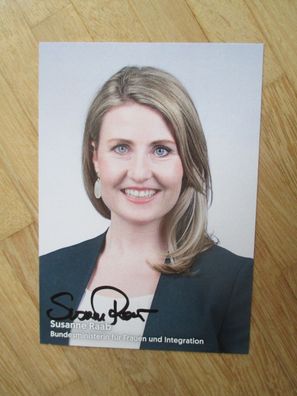 Österreich Bundesministerin Susanne Raab - handsigniertes Autogramm!!!