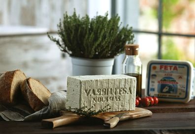 Vassilitsa BIO Feta 14,5kg Kanister Griechischer Schafskäse Salzlake 43% Fett i. Tr