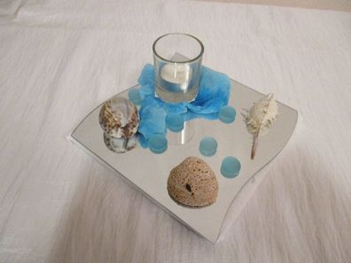 Teelichthalter Herz Blau Handarbeit Muscheln auf einem Spiegel