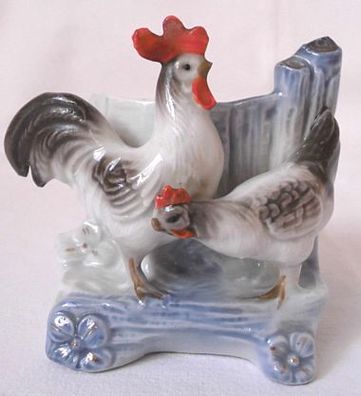 dekorative kleine figürliche Vase Hahn und Henne aus Porzellan um 1940