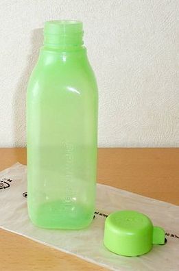 Tupperware® * * EcoEasy 500 ml Quader * * Trinkflasche mit Schraubverschluss - GRÜN
