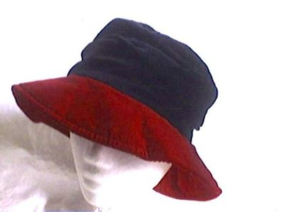 Samthut wunderbarer Hut Damenhut Flapper schwarz mit rot Baumwollsamt