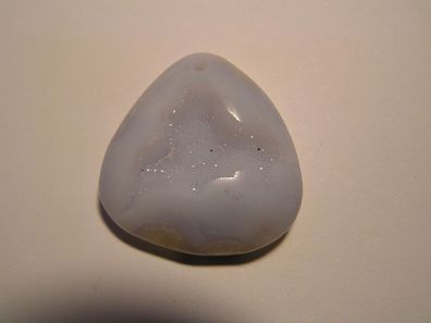 Chalcedon kristallin, gebohrt, Brasilien, Harmonie, SP-407, 8 g, 30 * 29 * 9 mm