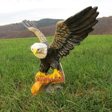 Adler Raunvogel Vogel Weißkopfadler Figur Statue auf Felsen Deko Natur Berg Falke