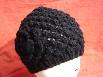 kleine Strickmütze handgestrickt durchbrochen Haube mit Rosette schwarz p B5