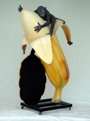 Affe auf Banane mit Display lebensgroß 200cm für draußen aus GFK