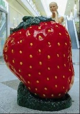 Erdbeere groß übergroß XXL 150cm für draußen aus GFK