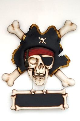 Piratenkopf mit Schild lebensgroß 105cm für draußen aus Polyresin
