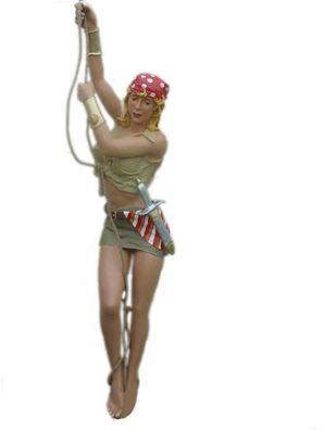 Piratenlady lebensgroß 190cm für draußen aus GFK