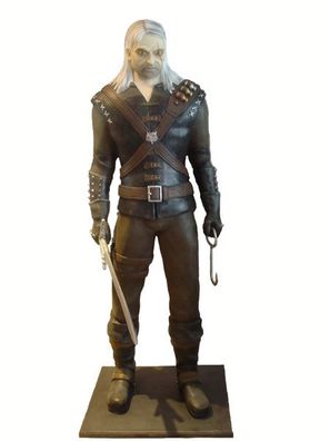 Geralt von Riva mit Schwert lebensgroß 205cm für draußen aus GFK