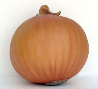 Zwiebel übergroß XXL 51cm für draußen aus Polyresin