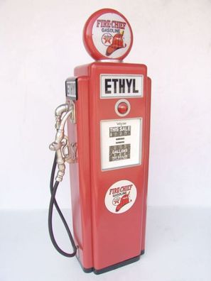 Ethyl Tankstelle als Schrank medium verkleinert 151cm für draußen aus GFK
