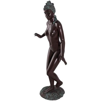 Frauenstatue lebensgroß 163cm für draußen aus GFK