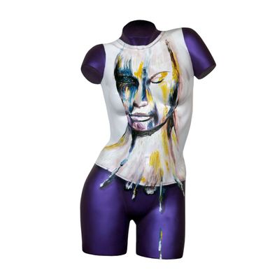 weiblicher Torso kénstlerisch bemalt lebensgroß 84cm fér draußen aus Polyresin